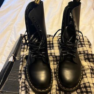 Marc Jacobs x Dr.Martens 2018 Collection black boots
